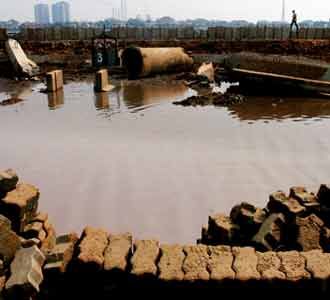 Menunggu Tanggul Anti Rob Rampung