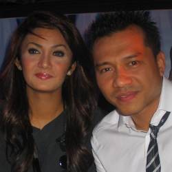 KD Bangkitkan Hasrat Seks Anang Dengan Stocking