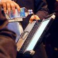 Diguyur Air, Notebook HP Tetap Sehat