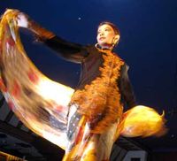 Indahnya Batik Abstrak Kontemporer