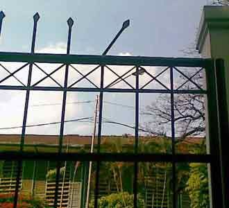 Taman Maluku Digembok