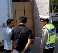 Polisi Razia Mobil Boks