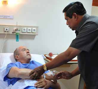 SBY Kunjungi Korban Bom