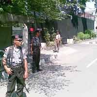 Polisi Siaga di Konjen AS di Surabaya