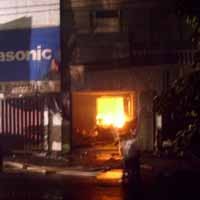 Toko Elektronik Terbakar, 9 Pekerjanya Berhasil Meloloskan Diri