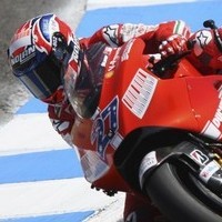 Stoner Catat Waktu Terbaik, Rossi Ketiga