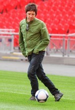 Noel: Terry Cengeng, Adebayor Konyol