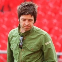 Noel: Terry Cengeng, Adebayor Konyol