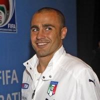 Bom Asap untuk Cannavaro