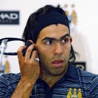 Tevez Kembali Kritik Fergie
