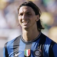 Ibra Tunggu Telepon dari Barca