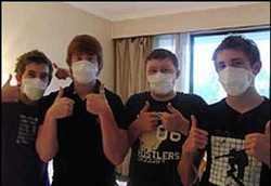 China Karantina Siswa Inggris dan Amerika