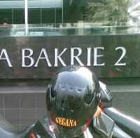 Diancam Bom, Nurdin Halid Tinggalkan Wisma Bakrie II