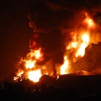 Istri Tua dan Istri Muda Cekcok, 11 Rumah Hangus Terbakar