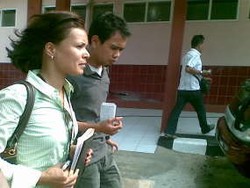 Staf Kedubes Belanda Datangi RS Polri Kramat Jati