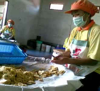 Manisnya Bisnis Sale dan Kripik Pisang