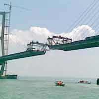 Besi yang Dicuri Bagian dari Bentang Tengah Jembatan