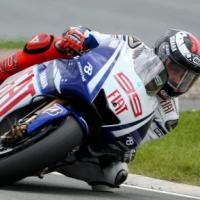 Lorenzo Ingin Menangi Balapan Dramatis di Inggris