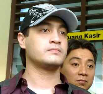 Ferry Irawan Resmi Duda