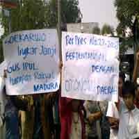 Warga Madura Tuntut BPWS Dibubarkan