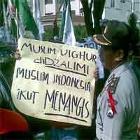 Forum Umat Islam Jatim Geruduk Konsulat China