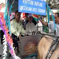 HUT ke-3 Singgasana Hotel Gelar Sunatan Massal 