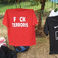 Kaos MU pun Ikut Mengumpat Teroris
