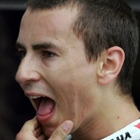 Pede Saingi Rossi, Lorenzo Mau Dinilai Lebih