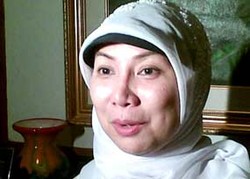 Pembantu Minta Daisy Jalani Hukuman Pengadilan Prancis