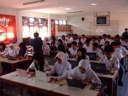 Giliran SMA Negeri 14 dan 20 Bandung Go Blogging