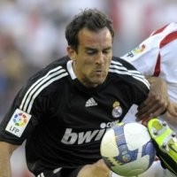 Pellegrini Buat Metzelder Bertahan