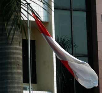 Bendera Tak Sempurna di Polres Jaksel