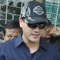 Dicerai, Mantan Istri Ferry Irawan Minta Ganti Rugi
