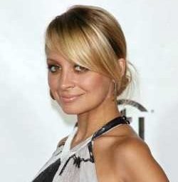 Nicole Richie Ingin Namai Anaknya Michael Jackson