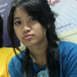 Semakin Populer, Widy Vierra Waspada Pamer Foto