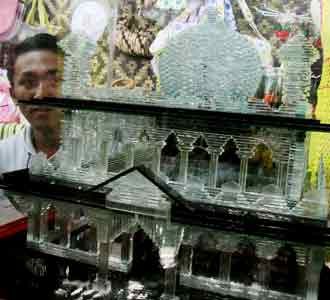 Mengubah Limbah Kaca Jadi Berharga