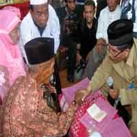 20 Pasang Pemulung Nikah Massal