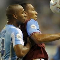 Lyon Seri, Malaga Tekuk Villa