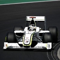 Brawn: Massa Terkena Bagian Mobil Kami