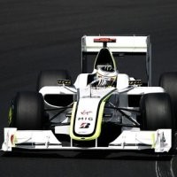 Button Salahkan Mobil, Ban dan Strategi Tim