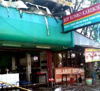 Rumah Makan Sop Konro Terbakar