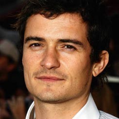 Demi Model Lingerie, Orlando Bloom Stop Jadi Bajak Laut
