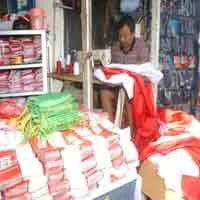 Jelang HUT ke-64 RI, Penjahit Bendera Kebanjiran Order
