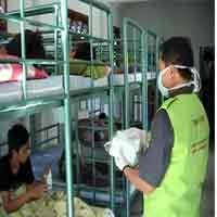 Dinkes Bagi-bagi Tamiflu dan Masker ke Ponpes Tebuireng