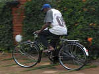 Nge-charge Ponsel, Cukup Gowes Sepeda