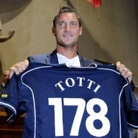 Totti Lima Tahun Lagi Kapteni Roma