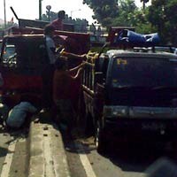 Truk Pengangkut Elpiji Tabrak Separator Jalan, Lebak Bulus Macet