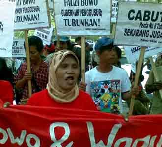 Warga Rawa Buaya Demo Tolak Digusur