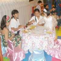 Membuat Makan Bersama Anak Jadi Menyenangkan