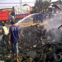 Tumpukan Kardus Bekas Setinggi 2 Meter Ludes